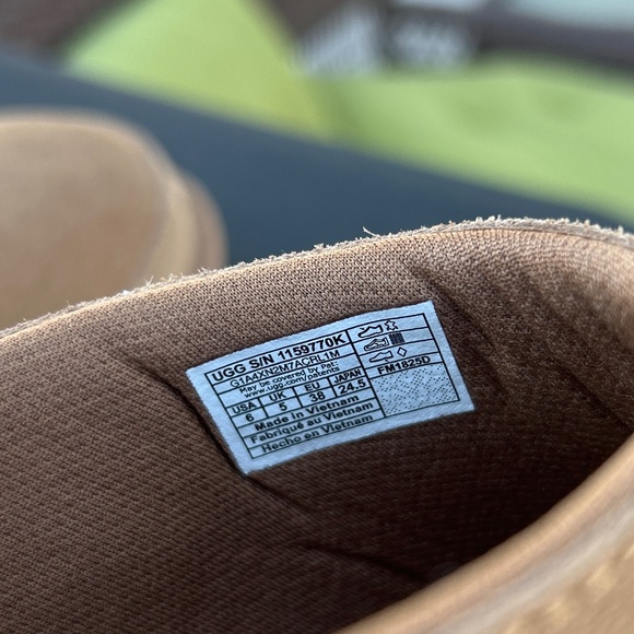 Kid Ugg Goldenstar Clog - Picture 4 of 4